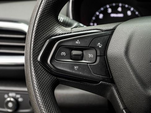 Used 2022 Chevrolet TrailBlazer LT w/ Convenience Package image 26