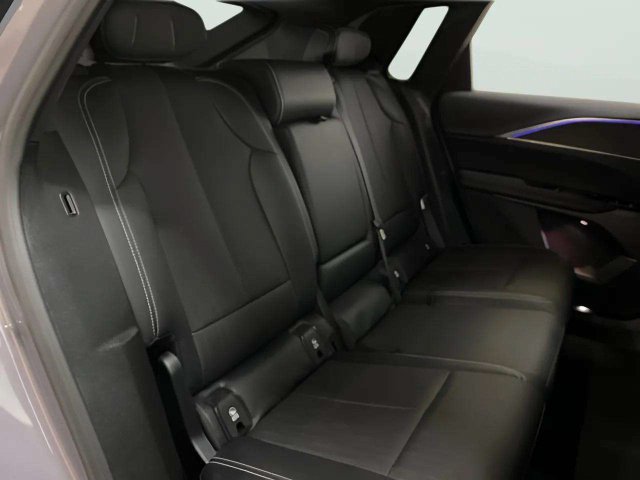 Used 2024 Cadillac Lyriq Sport RWD image 73