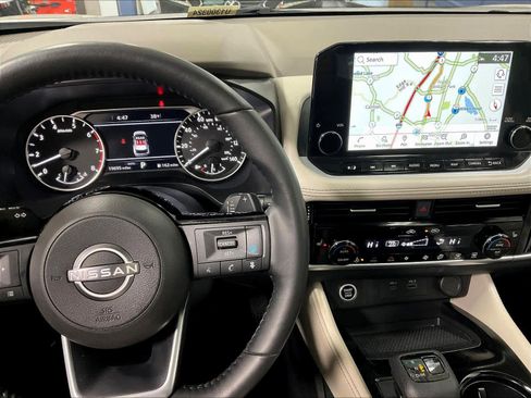 Used 2023 Nissan Rogue SL w/ SL Premium Package image 19