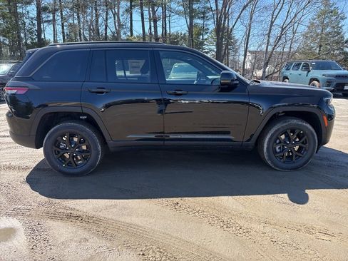 New 2026 Jeep Grand Cherokee Altitude AWD/4WD image 6
