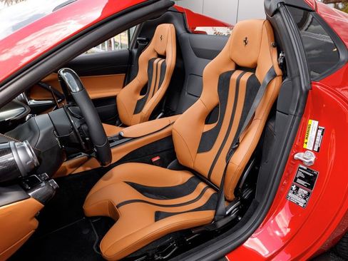 Used 2023 Ferrari 812 GTS RWD image 24