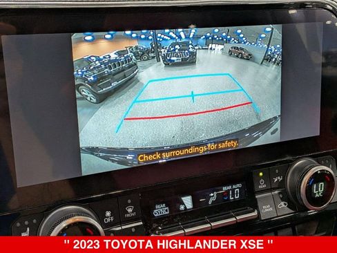 Used 2023 Toyota Highlander XSE AWD/4WD image 24