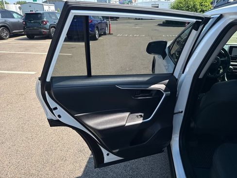 Used 2023 Toyota RAV4 LE AWD/4WD image 34