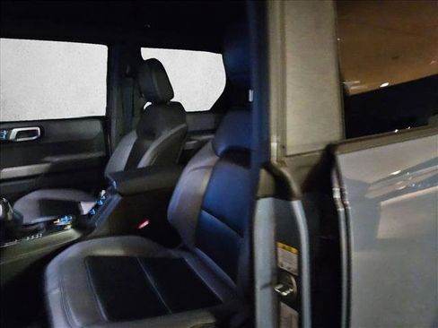 Used 2023 Ford Bronco Black Diamond w/ Sasquatch Package image 19
