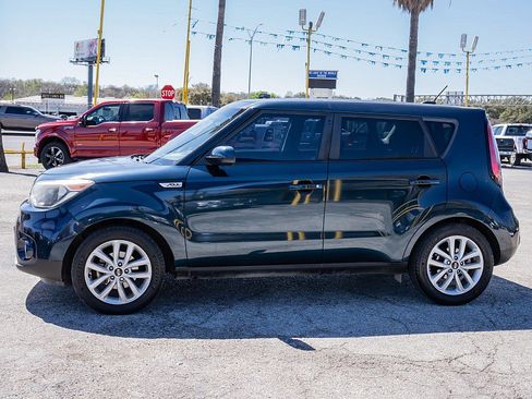 Used 2018 Kia Soul + image 8
