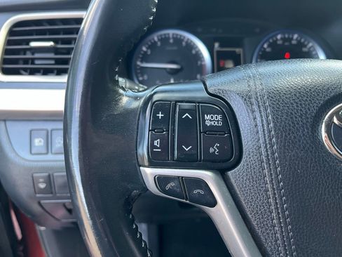 Used 2017 Toyota Highlander XLE image 33