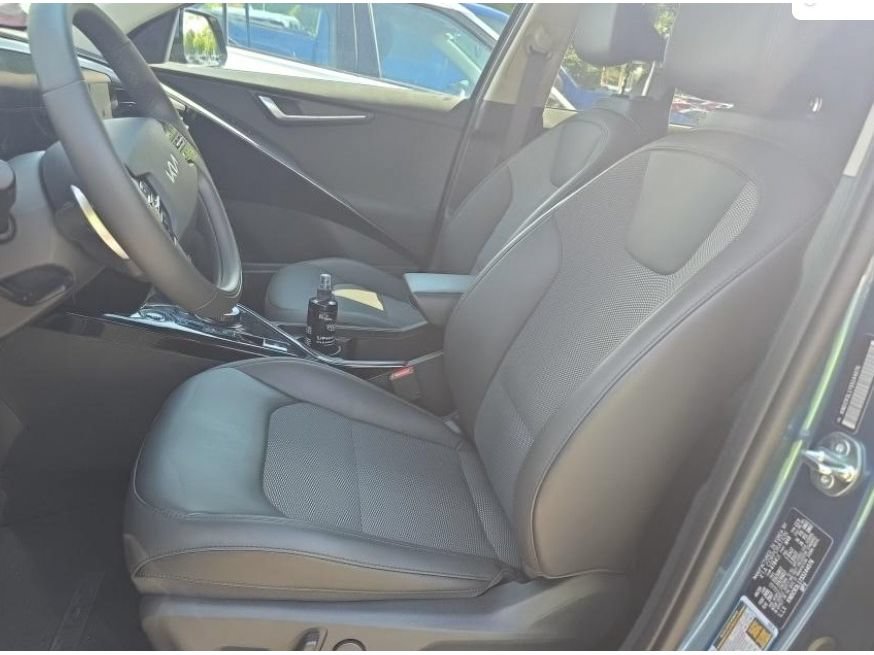 Used 2025 Kia Niro Wind w/ Wind Preserve Package FWD image 5