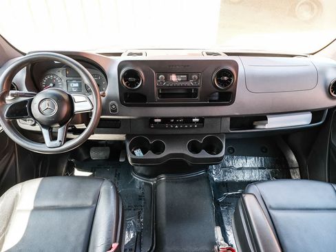 Used 2020 Mercedes-Benz Sprinter 2500 image 15