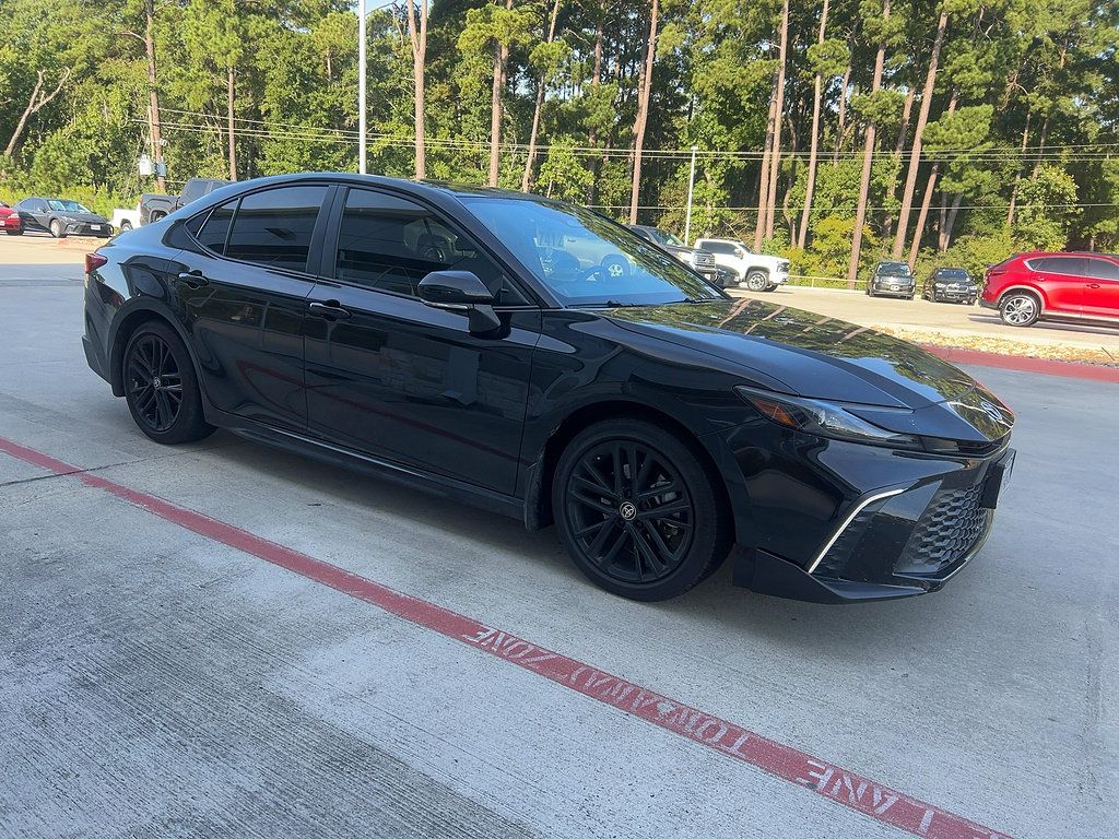 Certified 2025 Toyota Camry SE FWD image 1