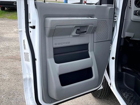 New 2024 Ford E-450 and Econoline 450 Super Duty w/ Power Windows & Locks Group image 12