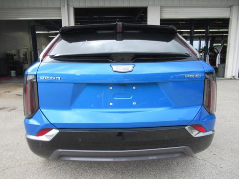 Used 2025 Cadillac Optiq Luxury 2 AWD/4WD image 7