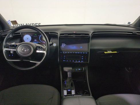 Used 2023 Hyundai Santa Cruz SEL Premium image 15