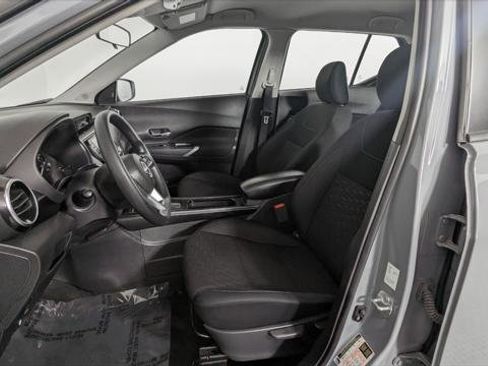 Used 2023 Nissan Kicks SV image 14