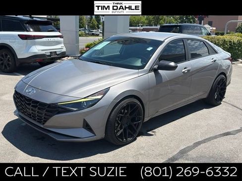 Used 2022 Hyundai Elantra SEL w/ Preferred Accessory Package FWD image 6