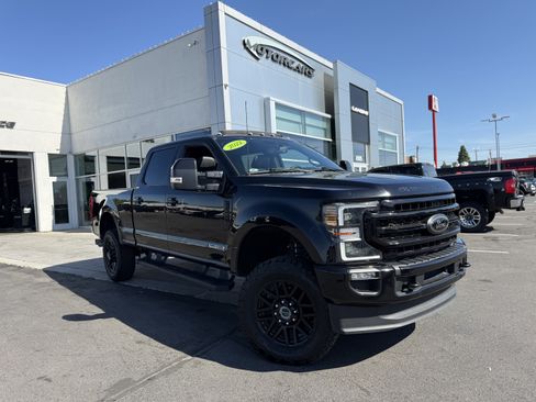 Used 2022 Ford F250 Lariat w/ Black Appearance Package AWD/4WD image 8
