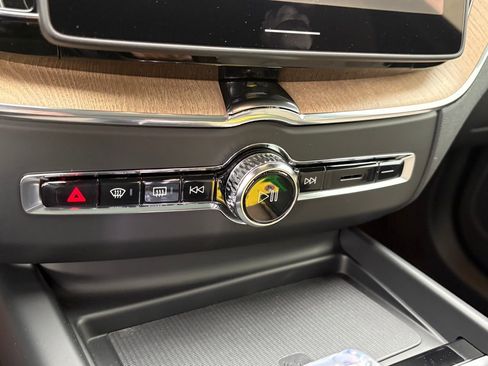 New 2026 Volvo XC60 B5 Plus AWD/4WD image 14