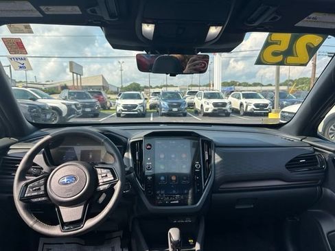 Used 2025 Subaru Forester Touring AWD/4WD image 13