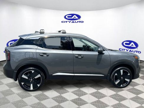 Used 2025 Nissan Kicks SR FWD image 2