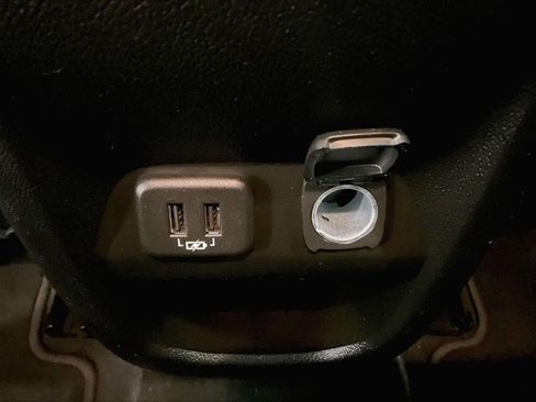 Used 2021 Chevrolet Colorado LT w/ LT Convenience Package image 27