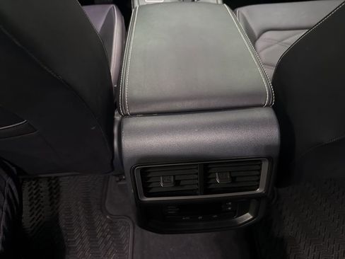 Used 2024 Volkswagen Atlas SE image 24