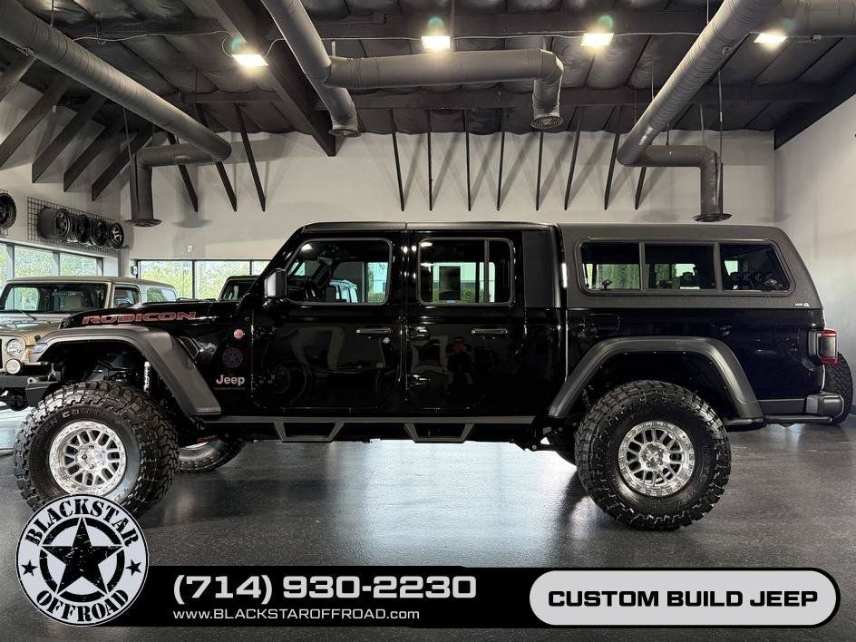 Used 2024 Jeep Gladiator Rubicon w/ Technology Group AWD/4WD image 8