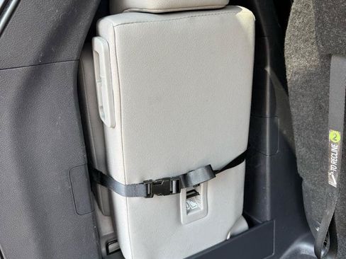 Used 2026 Toyota Sienna XLE FWD image 15