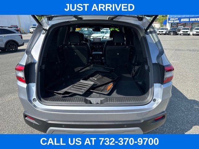 Used 2025 Honda Pilot TrailSport image 8