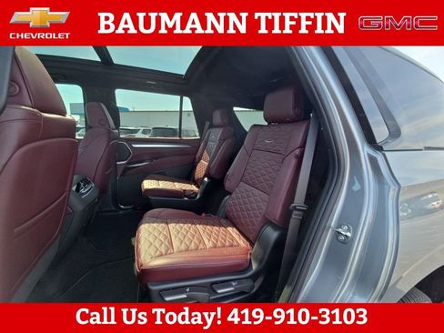 Used 2025 Cadillac Escalade Sport w/ LPO, ONYX Package image 17