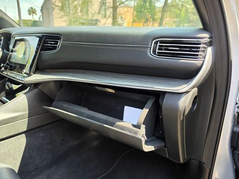 Used 2024 Jeep Wagoneer L Series II image 52