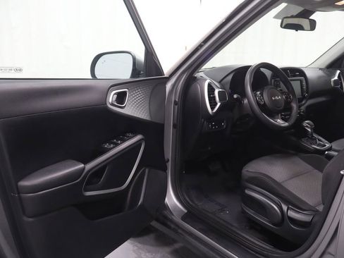 Used 2022 Kia Soul LX w/ Technology Package FWD image 11