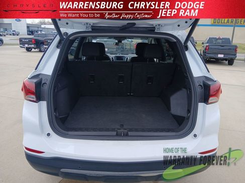 Used 2024 Chevrolet Equinox LT image 32