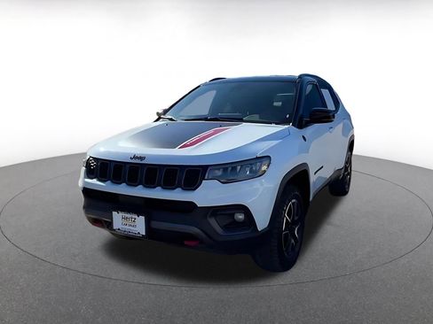 Used 2025 Jeep Compass Trailhawk image 7