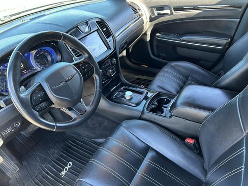 Used 2018 Chrysler 300 S image 17