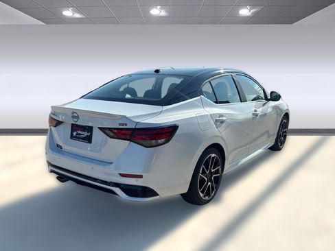 New 2025 Nissan Sentra SR image 9