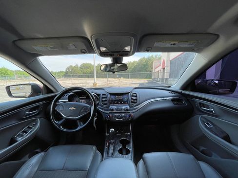Used 2015 Chevrolet Impala LT FWD image 27