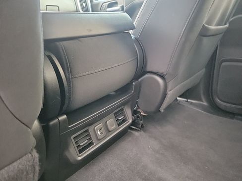 Used 2020 GMC Sierra 1500 SLE w/ SLE Value Package image 34