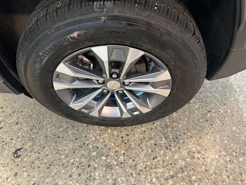 Used 2025 Chevrolet Equinox LT FWD image 30