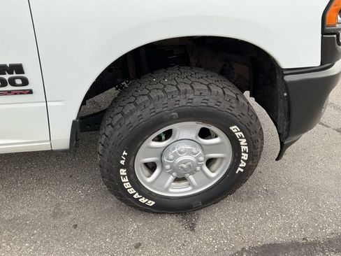 Used 2024 RAM 3500 Tradesman w/ Snow Chief Group AWD/4WD image 16