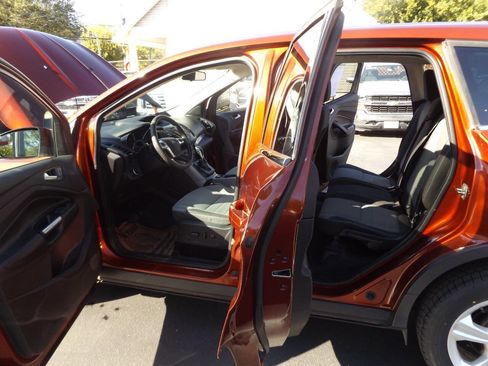 Used 2016 Ford Escape SE image 12