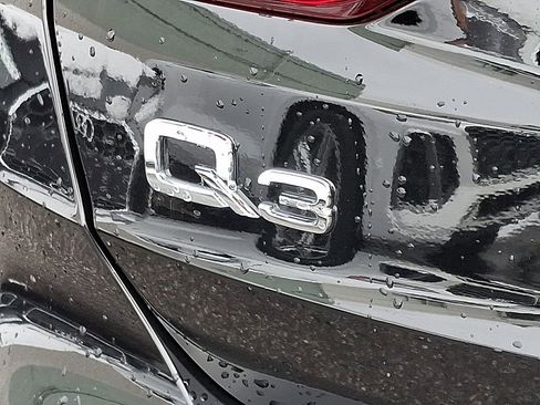 Certified 2025 Audi Q3 2.0T Premium Plus w/ Premium Plus Package image 32