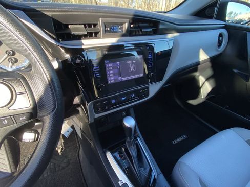 Used 2018 Toyota Corolla LE image 25