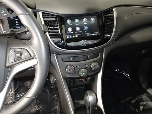 Used 2019 Chevrolet Trax LT w/ LT Convenience Package AWD/4WD image 18