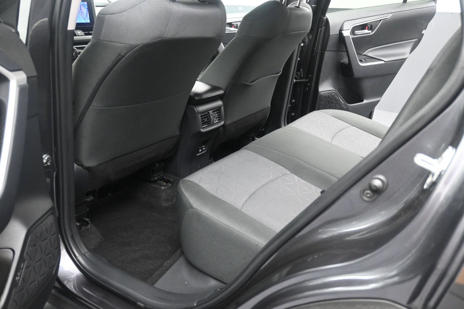 Used 2024 Toyota RAV4 XLE w/ Convenience Package AWD/4WD image 14