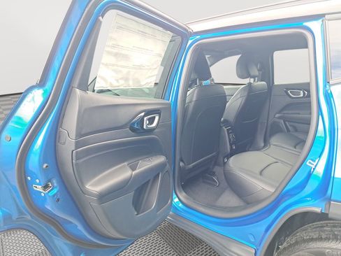 New 2026 Jeep Compass Limited image 13