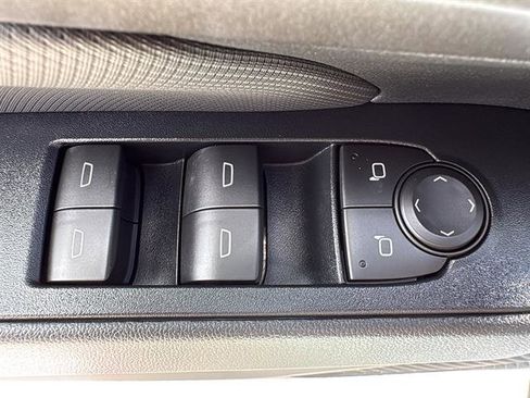 New 2026 Chevrolet Equinox EV LT w/ LPO, Blackout Package FWD image 27