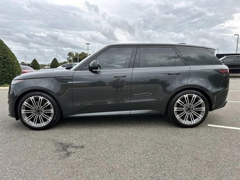 New 2026 Land Rover Range Rover Sport Dynamic SE image 2