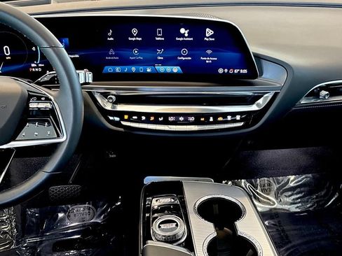 Used 2024 Cadillac Lyriq Tech RWD image 28