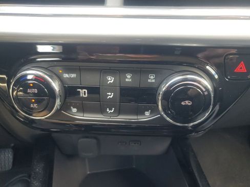 Used 2025 Chevrolet Trax LT w/ Driver Confidence Package image 21