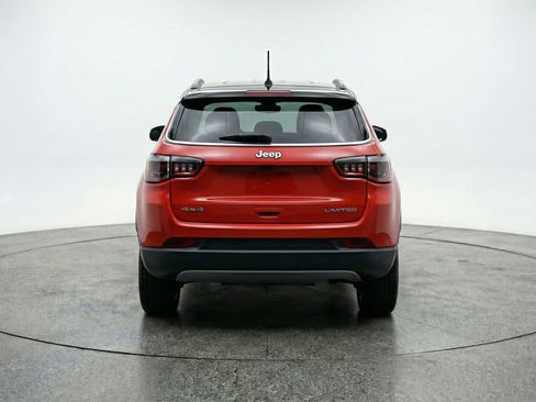 Used 2025 Jeep Compass Limited AWD/4WD image 7