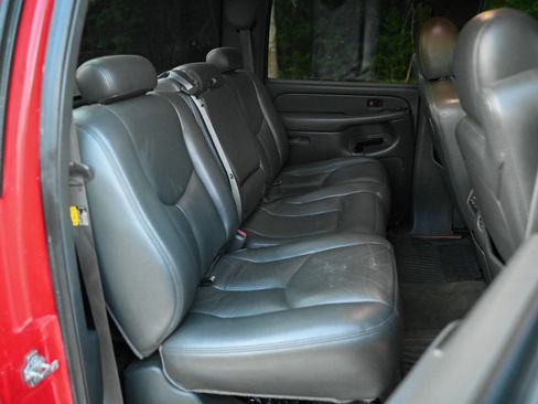Used 2006 GMC Sierra 2500 SLT w/ Heavy-Duty Power Package AWD/4WD image 66